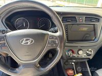 Usata Hyundai i20 90 CV (66 kW) 2016 Grigio Berlina