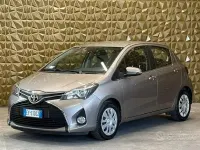Usata Toyota Yaris Active 90 CV (66 kW) 2015 Beige Utilitaria