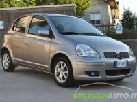 Usata Toyota Yaris Sol 75 CV (55 kW) 2004 Grigio Utilitaria