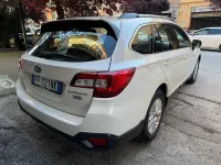 Usata Subaru Outback 150 CV (110 kW) 2016 Bianco Station wagon