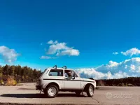 Usata Lada niva 80 CV (58 kW) 1997 Bianco SUV