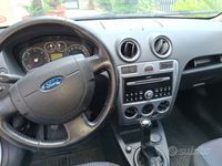 Usata Ford Fusion 68 CV (50 kW) 2007 Grigio Berlina