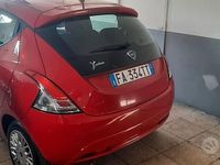 Usata Lancia Ypsilon 69 CV (50 kW) 2015 Rosso Utilitaria