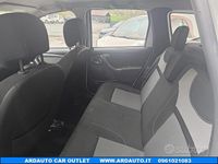 Begagnad Dacia Duster Lauréate 110 HK (80 kW) 2016 Vit SUV