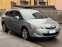 Usata Opel Astra Cosmo 110 CV (80 kW) 2011 Argento Berlina