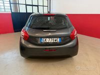 Usata Peugeot 208 Active 82 CV (60 kW) 2014 Giallo Utilitaria