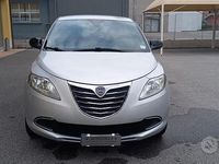 Usata Lancia Ypsilon 70 CV (51 kW) 2014 Argento Utilitaria