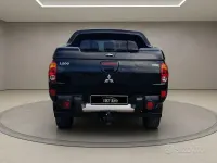 Usata Mitsubishi L200 Invite 136 CV (100 kW) 2007 Nero Pick-up