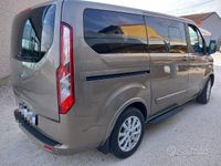 Usata Ford Tourneo Titanium 131 CV (96 kW) 2018 Marrone Monovolume