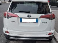 Usata Toyota RAV4 128 CV (94 kW) 2016 Bianco SUV