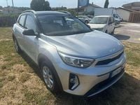 Usata Kia Stonic Style 82 CV (60 kW) 2022 Argento SUV