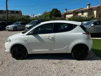 Usata Lancia Ypsilon 80 CV (58 kW) 2013 Bianco Utilitaria