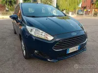 Usata Ford Fiesta Titanium 97 CV (71 kW) 2014 Blu Utilitaria