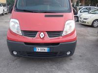Usata Renault Trafic 114 CV (83 kW) 2014 Rosso Monovolume