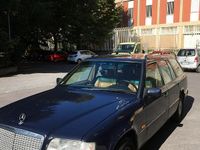Usata Mercedes E250 94 CV (69 kW) 1993 Blu Station wagon