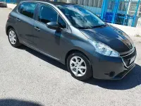 Usata Peugeot 208 92 CV (67 kW) 2014 Giallo Utilitaria