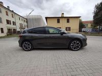 Usata Ford Focus ST-Line 155 CV (114 kW) 2023 Grigio Berlina