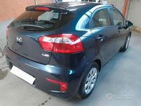 Usata Kia Rio 84 CV (61 kW) 2016 Blu Utilitaria