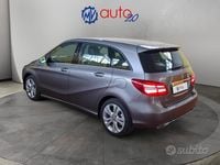 Usata Mercedes B180 109 CV (80 kW) 2017 Grigio Monovolume