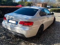 Usata BMW 320 Sport Line 184 CV (135 kW) 2010 Bianco Coupé