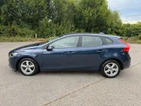Usata Volvo V40 Momentum 115 CV (84 kW) 2014 Blu Berlina