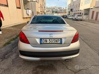 Usata Peugeot 207 CC 90 CV (66 kW) 2008 Grigio Cabrio
