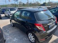 Usata Toyota Yaris 69 CV (50 kW) 2012 Nero Utilitaria