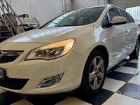 Usata Opel Astra 140 CV (102 kW) 2012 Bianco Station wagon