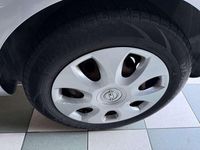 Usata Toyota Yaris Hybrid Style 75 CV (55 kW) 2015 Bianco Berlina