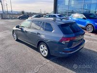 Usata VW Golf VIII Life 116 CV (85 kW) 2021 Grigio Station wagon