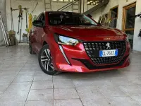 Usata Peugeot 208 Allure 102 CV (75 kW) 2022 Rosso Utilitaria