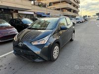 Usata Toyota Aygo Connect Style 72 CV (52 kW) 2021 Grigio Utilitaria