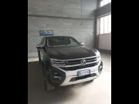 Usata VW Amarok Aventura 241 CV (177 kW) 2024 Nero Pick-up