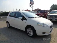 Usata Fiat Grande Punto Dynamic 75 CV (55 kW) 2008 Bianco Utilitaria