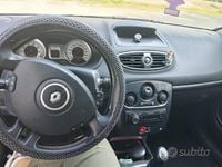 Usata Renault Clio II LE 75 CV (55 kW) 2009 Nero Berlina