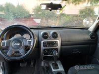 Usata Jeep Cherokee 80 CV (58 kW) 2004 Grigio SUV