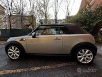 Usata Mini Cooper Cabriolet 120 CV (88 kW) 2010 Verde Cabrio