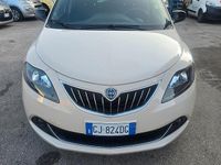 Usata Lancia Ypsilon Gold 69 CV (50 kW) 2022 Beige Utilitaria