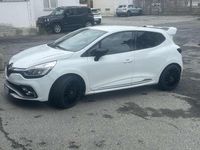 Usado Renault Clio IV R.S. 200 CV (147 kW) 2018 Berlina