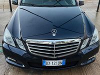 Usata Mercedes E220 170 CV (125 kW) 2009 Blu Berlina
