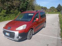 Usata Peugeot TePee Outdoor 90 CV (66 kW) 2009 Rosso Station wagon