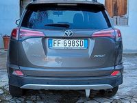 Usata Toyota RAV4 Lounge 143 CV (105 kW) 2016 Marrone SUV