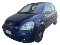 Usata Toyota Yaris Sol 87 CV (63 kW) 2005 Blu Berlina