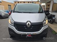 Begagnad Renault Trafic Zen 125 HK (91 kW) 2017 Grå Minibuss