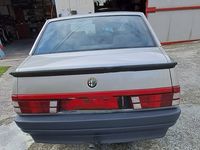 Usata Alfa Romeo 75 120 CV (88 kW) 1989 Grigio Berlina