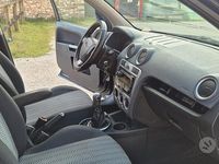 Usata Ford Fusion 80 CV (58 kW) 2011 Blu Utilitaria