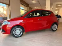Usata Lancia Ypsilon Gold 69 CV (50 kW) 2017 Rosso Utilitaria