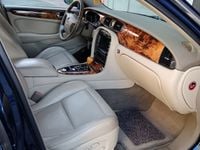 Usata Jaguar XJ8 258 CV (189 kW) 2003 Blu Berlina