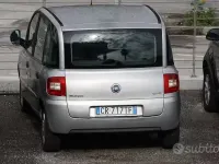 Usata Fiat Multipla 103 CV (75 kW) 2004 Grigio Monovolume