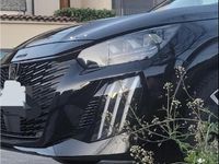 Usata Peugeot 208 GT-line 101 CV (74 kW) 2024 Nero Utilitaria